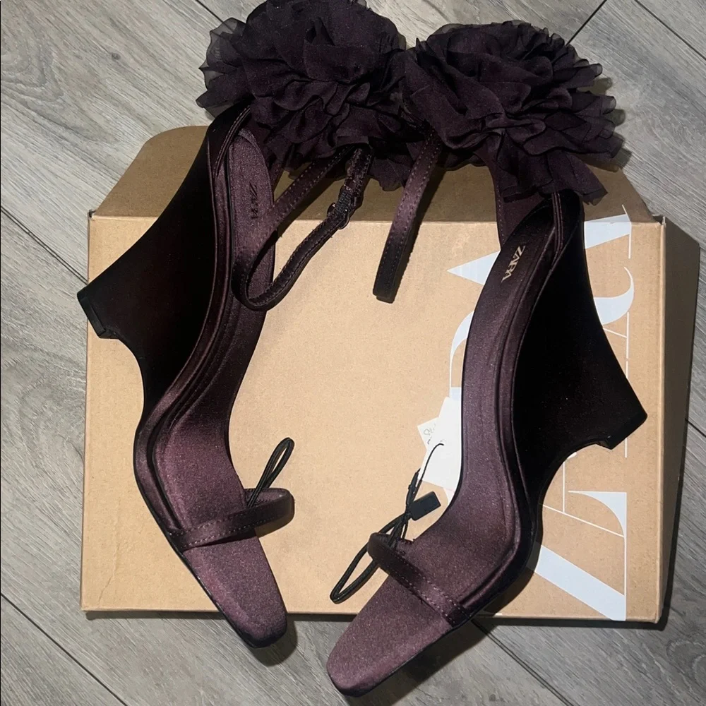 Elegant Purple Wedge Flower Sandals